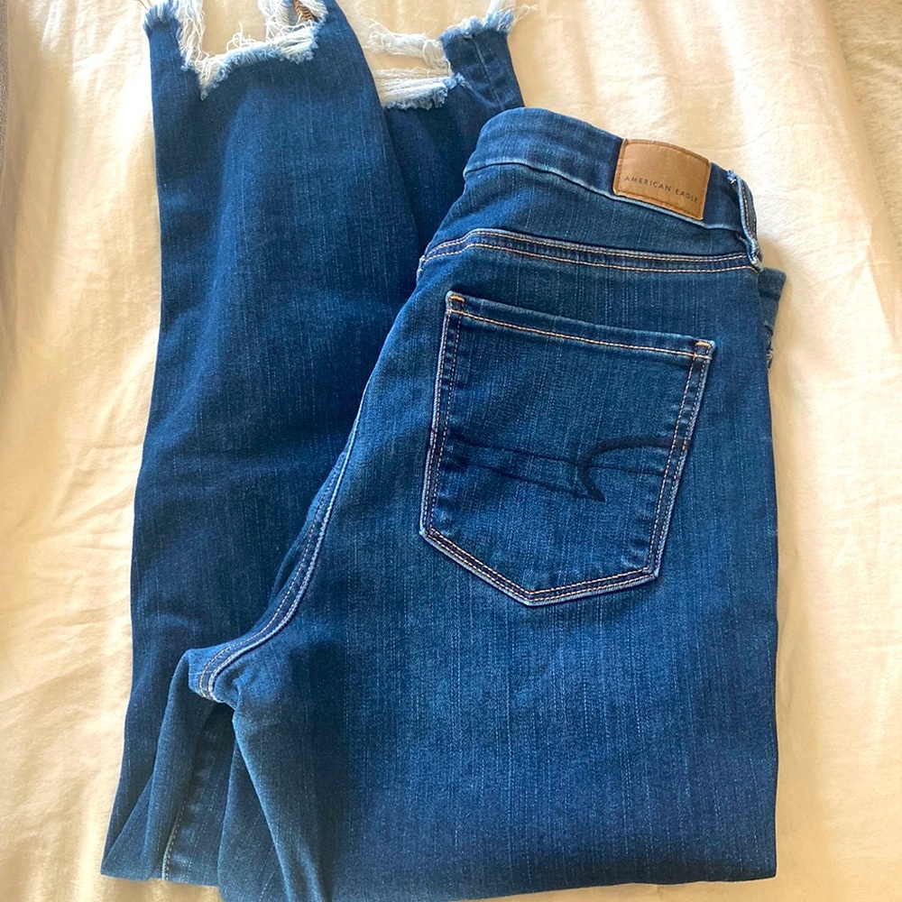 Cropped/Ankle American Eagle Jegging. Very comfortable and stretchy!